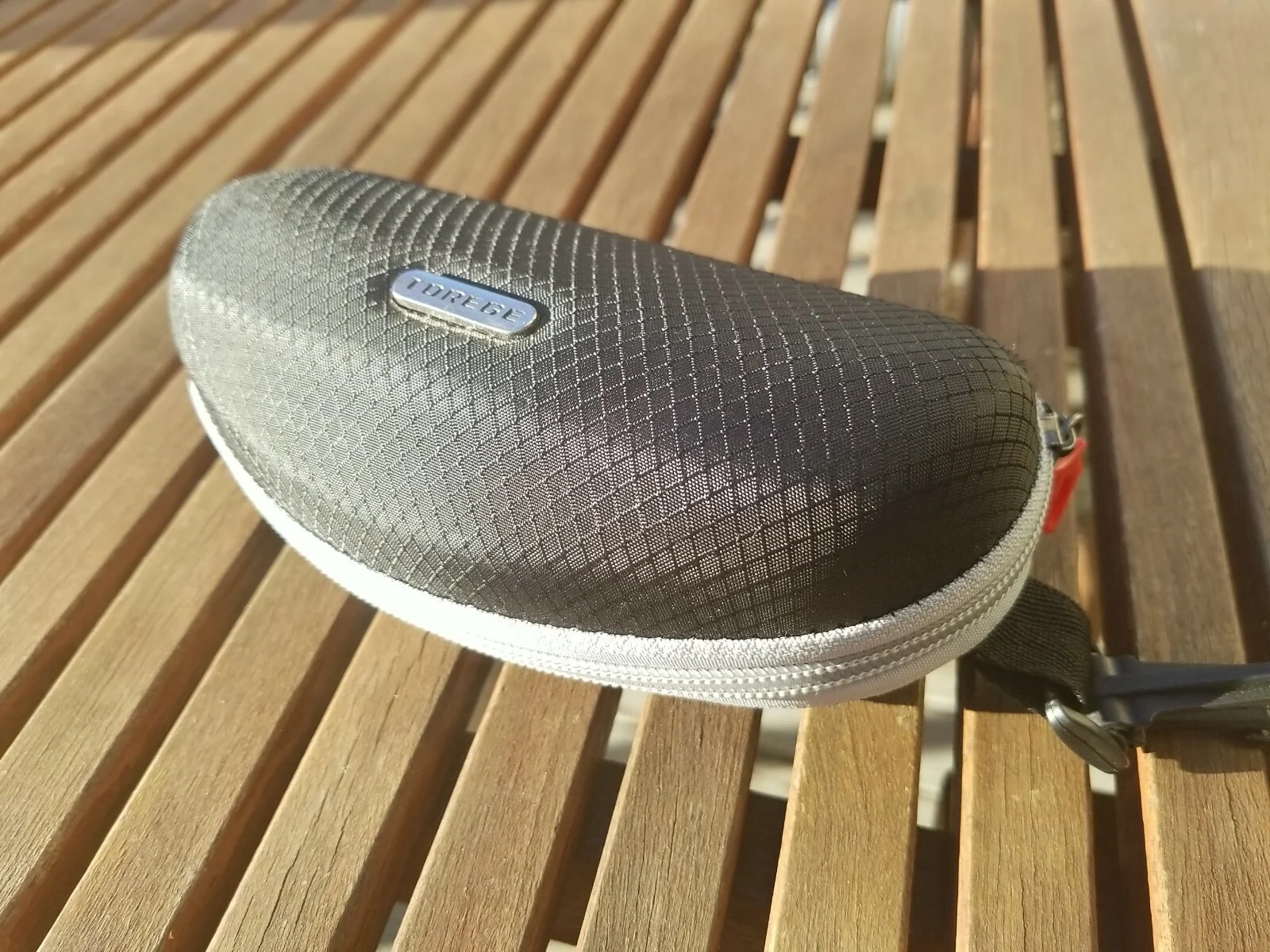 Torege Eyeglass Case Hard Side Black Fabric with Gray Zipper